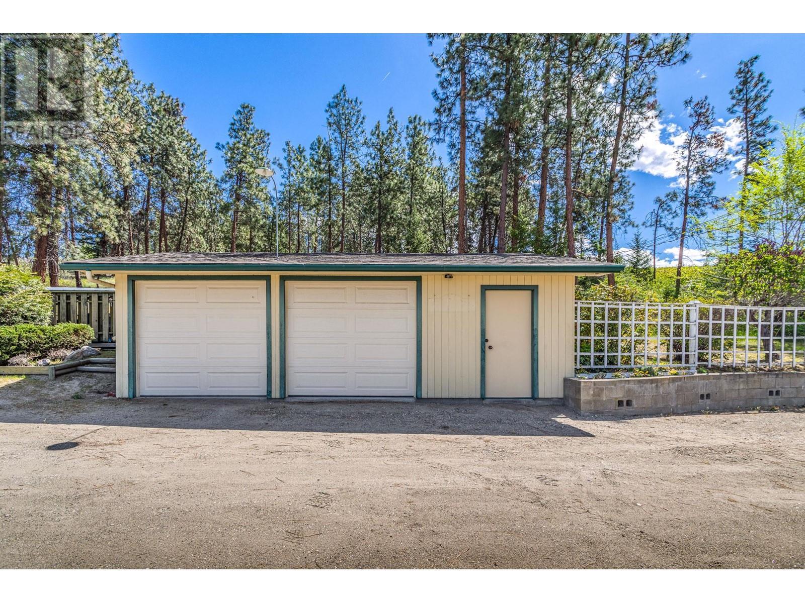 4729 Lakeshore Road. Kelowna, British Columbia