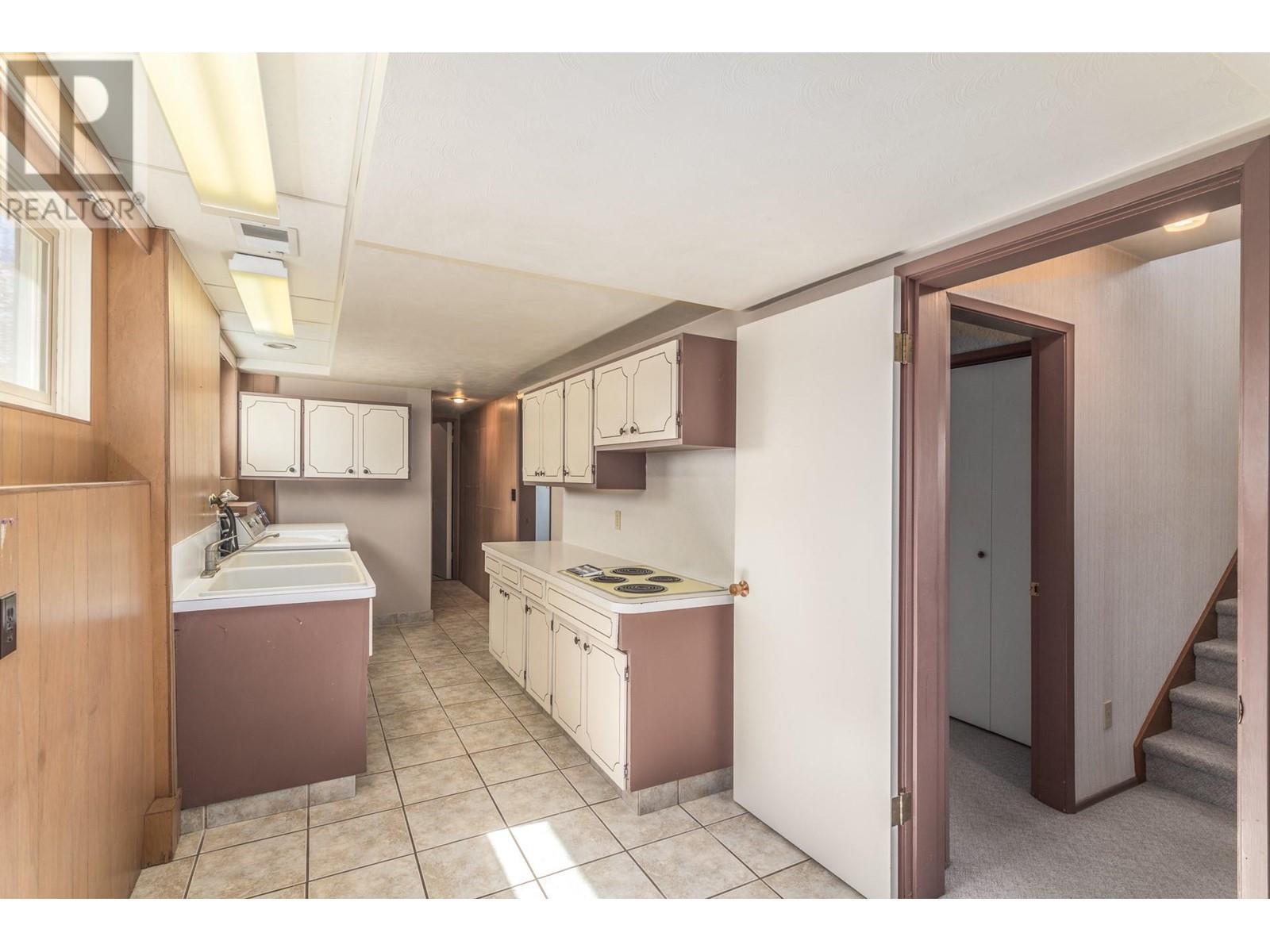 4729 Lakeshore Road. Kelowna, British Columbia