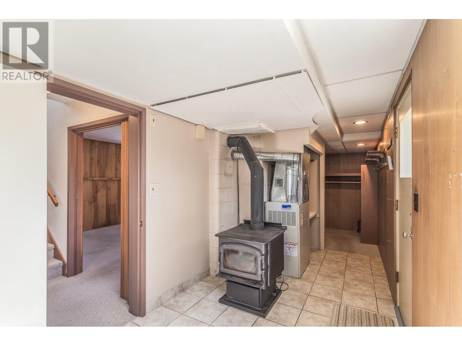 4729 Lakeshore Road. Kelowna, British Columbia