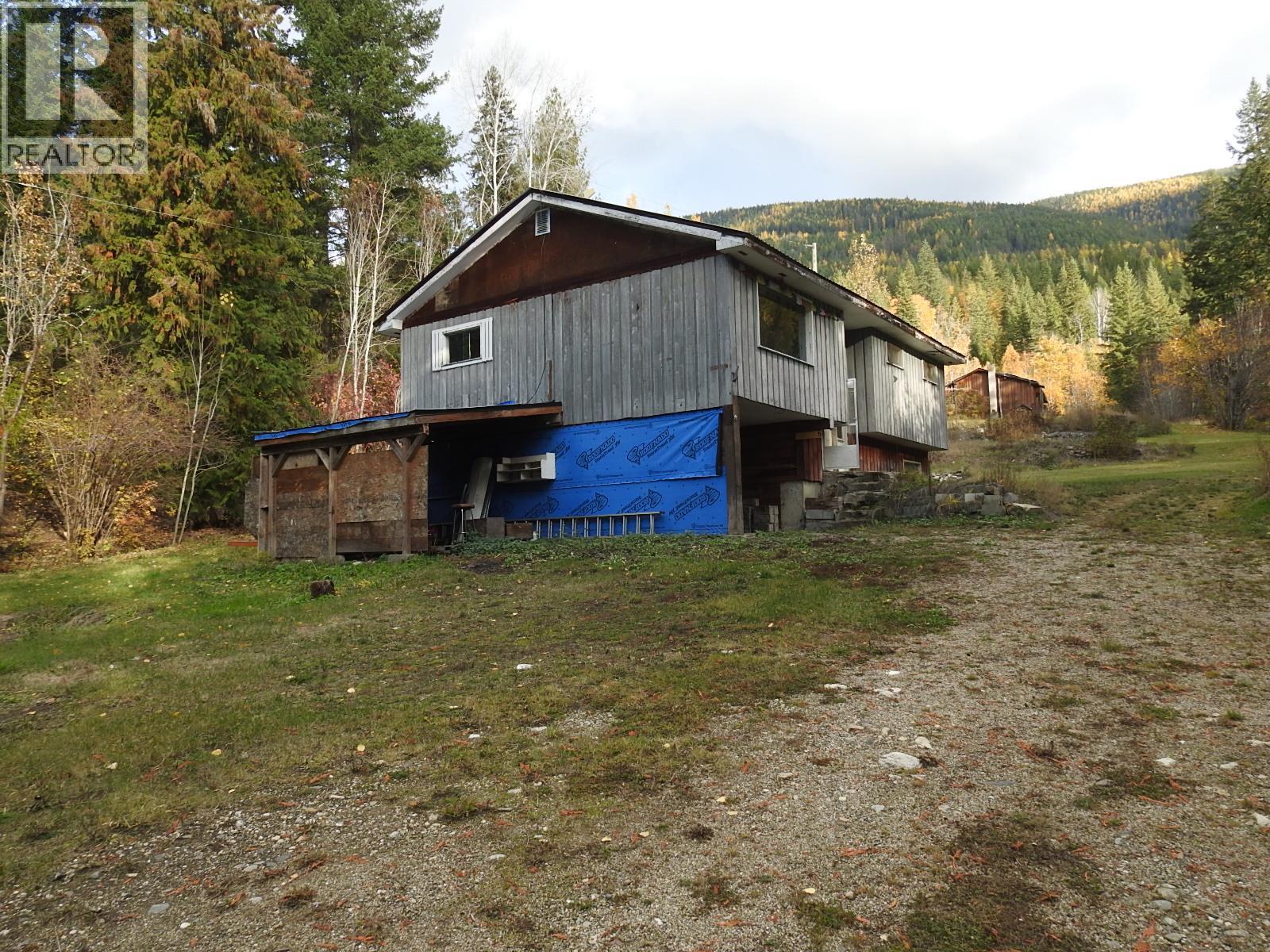 50 East Poirier Road. Mara, British Columbia