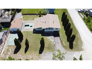 441 Oak Avenue. Sicamous, British Columbia