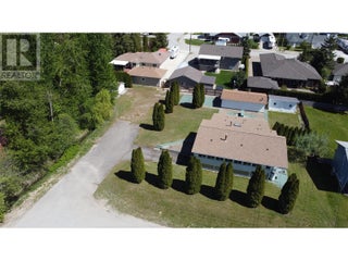 441 Oak Avenue. Sicamous, British Columbia