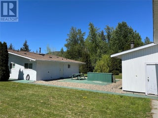 441 Oak Avenue. Sicamous, British Columbia