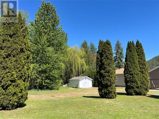 441 Oak Avenue. Sicamous, British Columbia