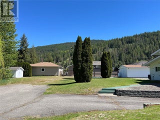 441 Oak Avenue. Sicamous, British Columbia