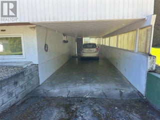 441 Oak Avenue. Sicamous, British Columbia