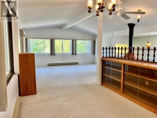 441 Oak Avenue. Sicamous, British Columbia