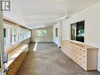 441 Oak Avenue. Sicamous, British Columbia