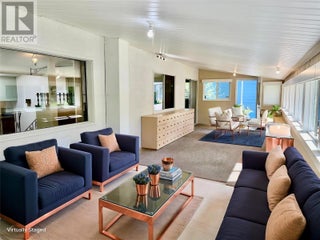 441 Oak Avenue. Sicamous, British Columbia