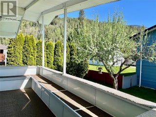 441 Oak Avenue. Sicamous, British Columbia