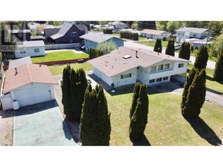 441 Oak Avenue. Sicamous, British Columbia