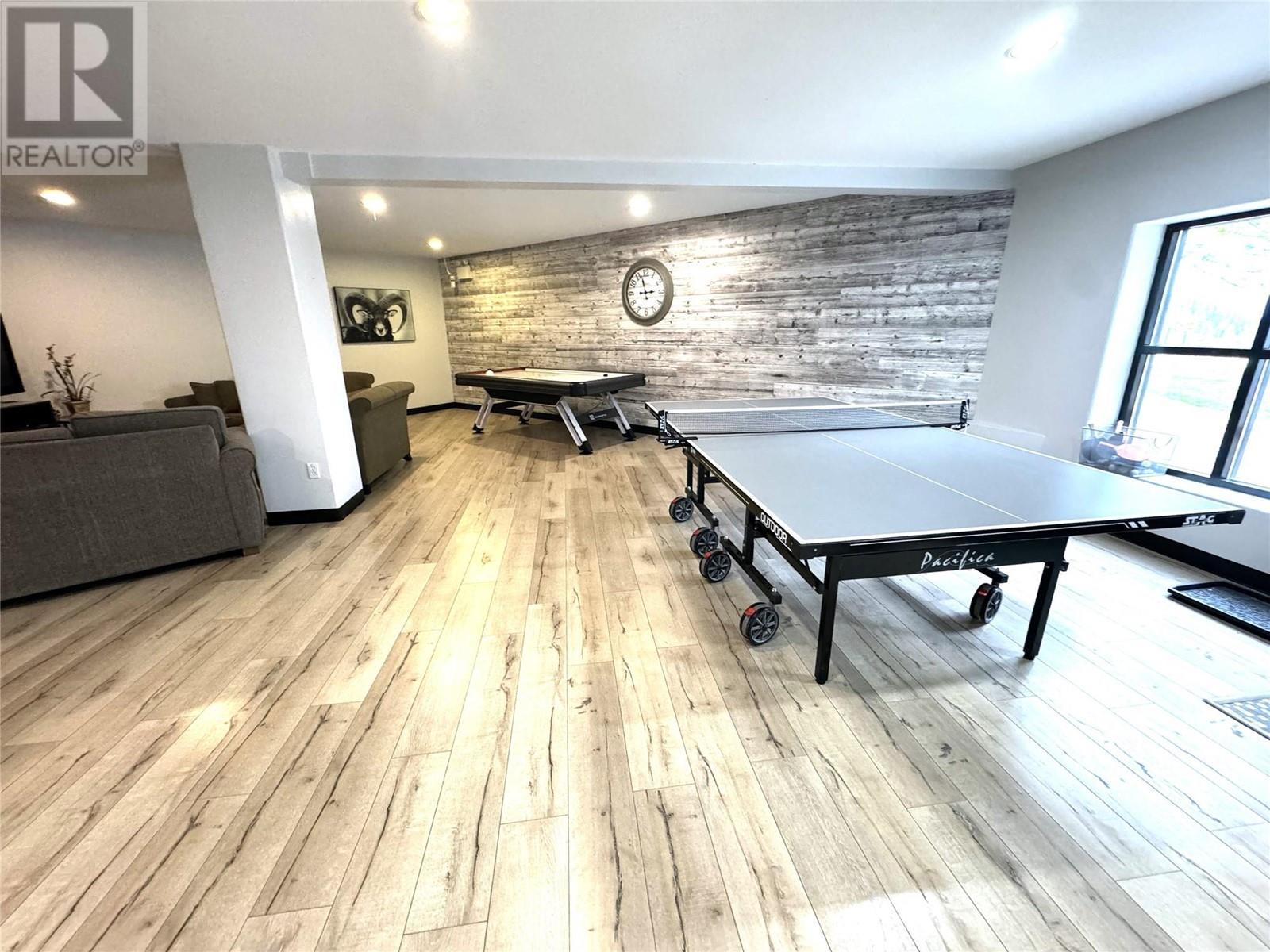 6862 Madrid Way. Kelowna, British Columbia