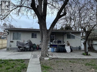 864 Lawson Avenue. Kelowna, British Columbia