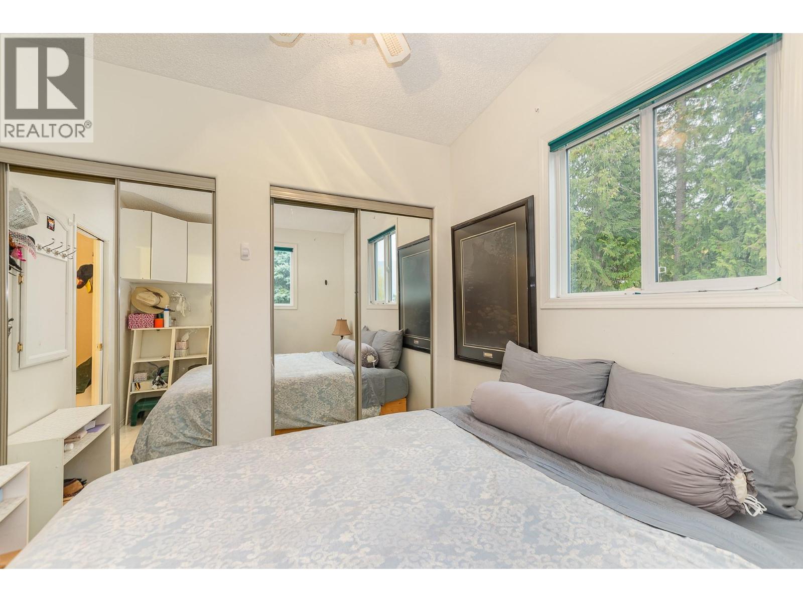 8242 Highway 97a Highway Unit# 13. Sicamous, British Columbia