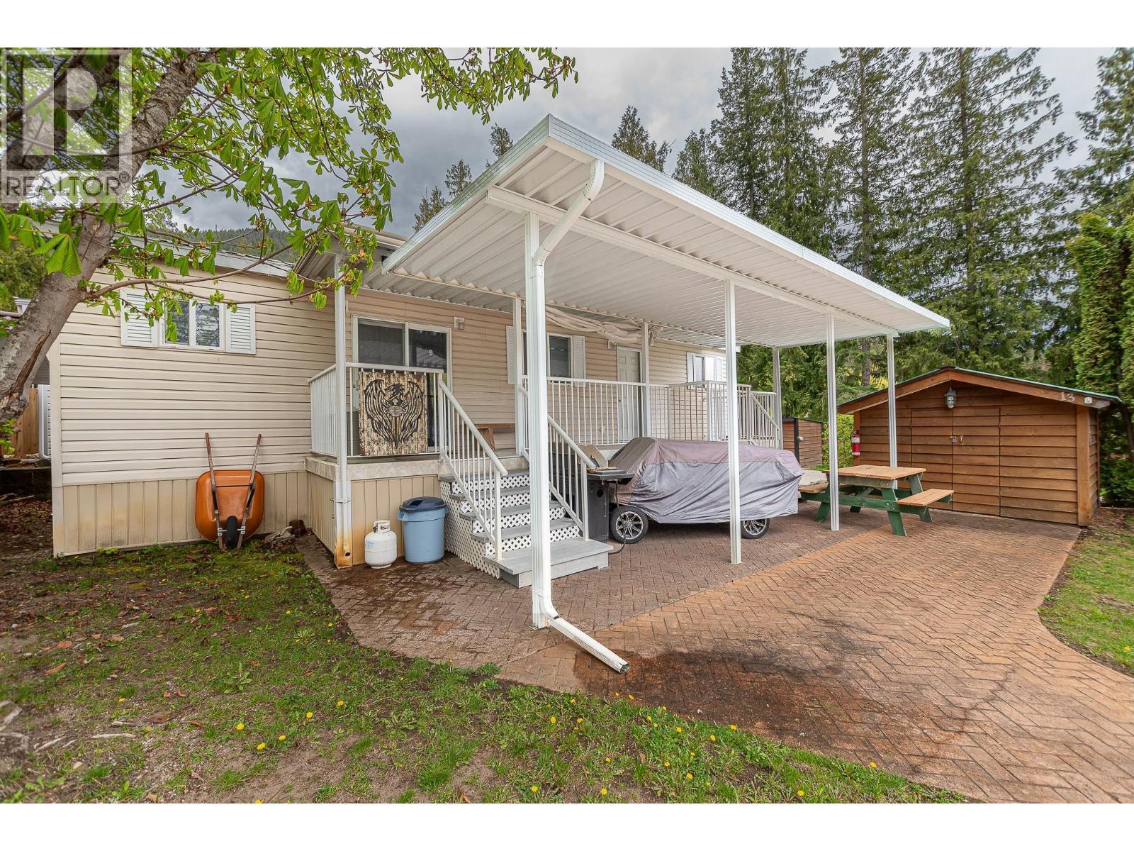 8242 Highway 97a Highway Unit# 13. Sicamous, British Columbia