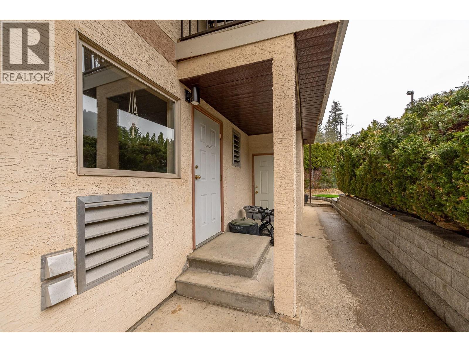 8242 Highway 97a Highway Unit# 13. Sicamous, British Columbia