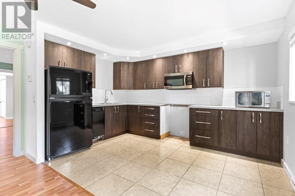 4170 Lake Avenue. Peachland, British Columbia