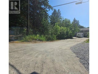 305 & 295 Clarissa Road. Kelowna, British Columbia