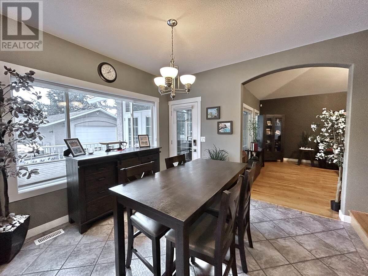 3911 Lakevale Place. Kelowna, British Columbia