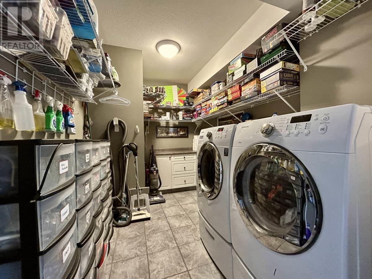 3911 Lakevale Place. Kelowna, British Columbia