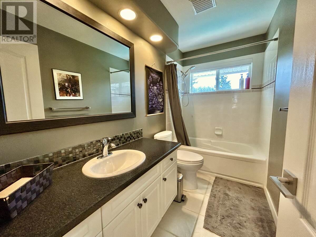 3911 Lakevale Place. Kelowna, British Columbia