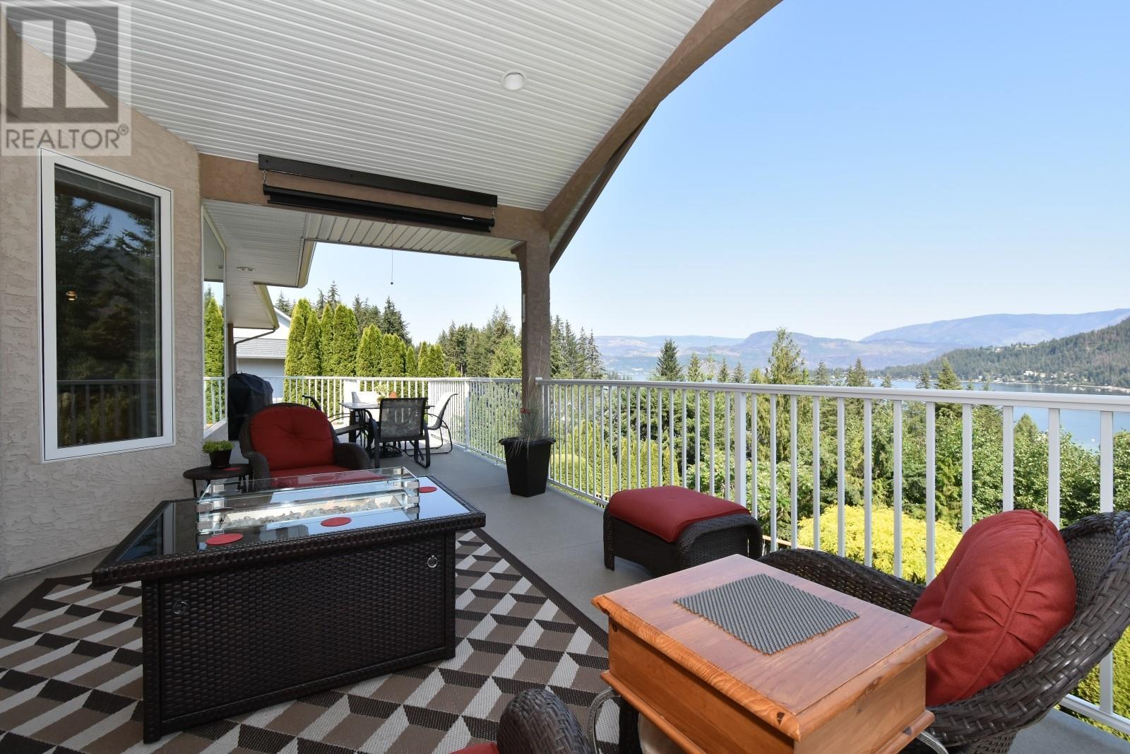 2675 Doebert Road. Blind Bay, British Columbia