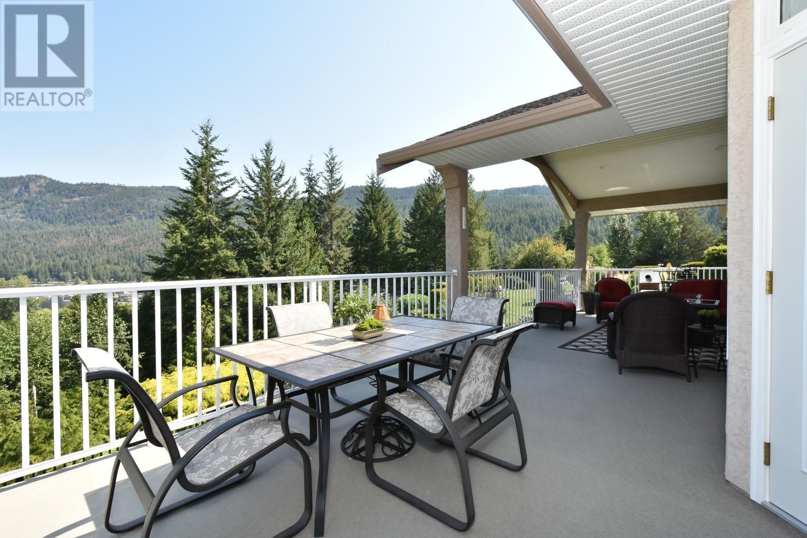 2675 Doebert Road. Blind Bay, British Columbia