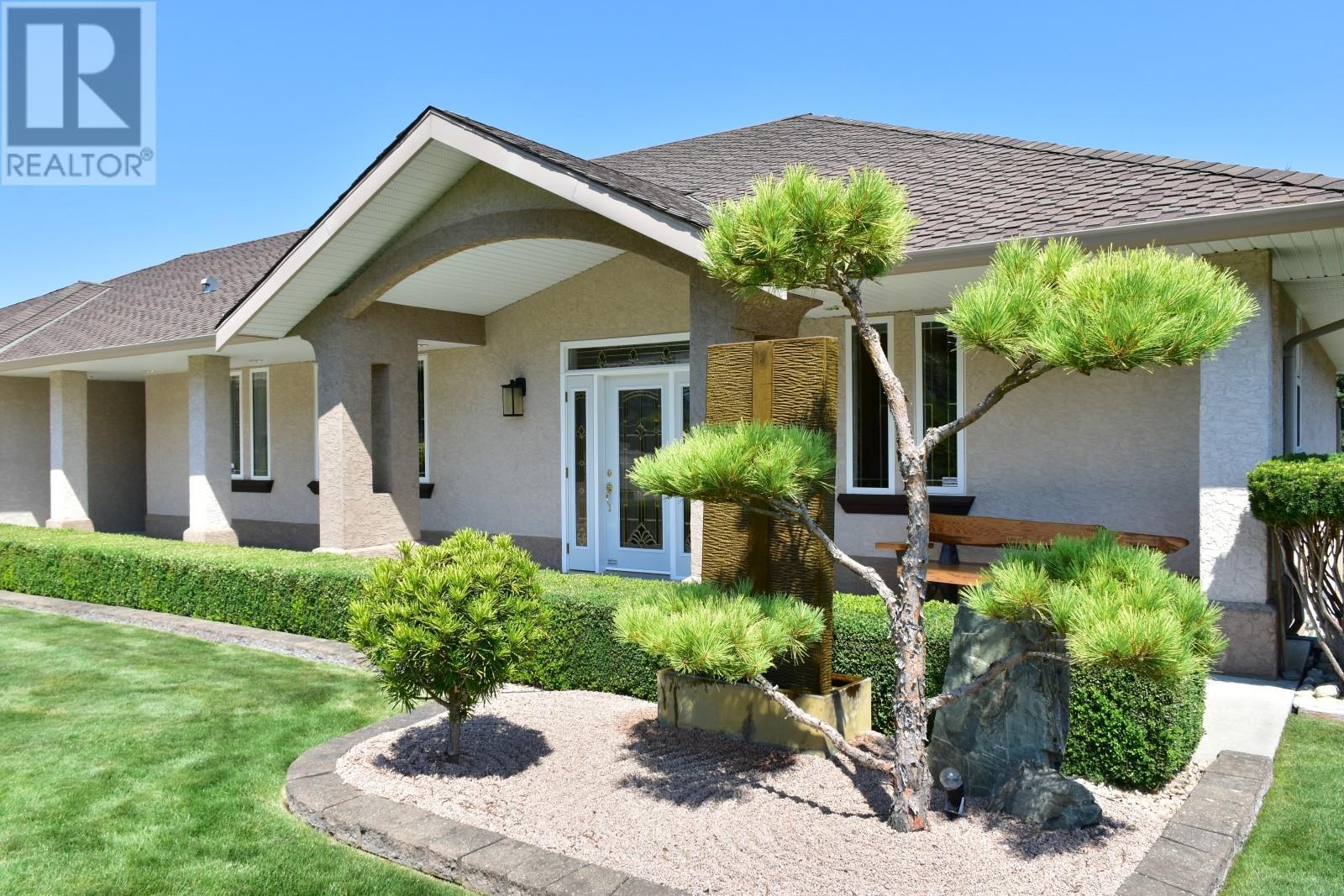 2675 Doebert Road. Blind Bay, British Columbia