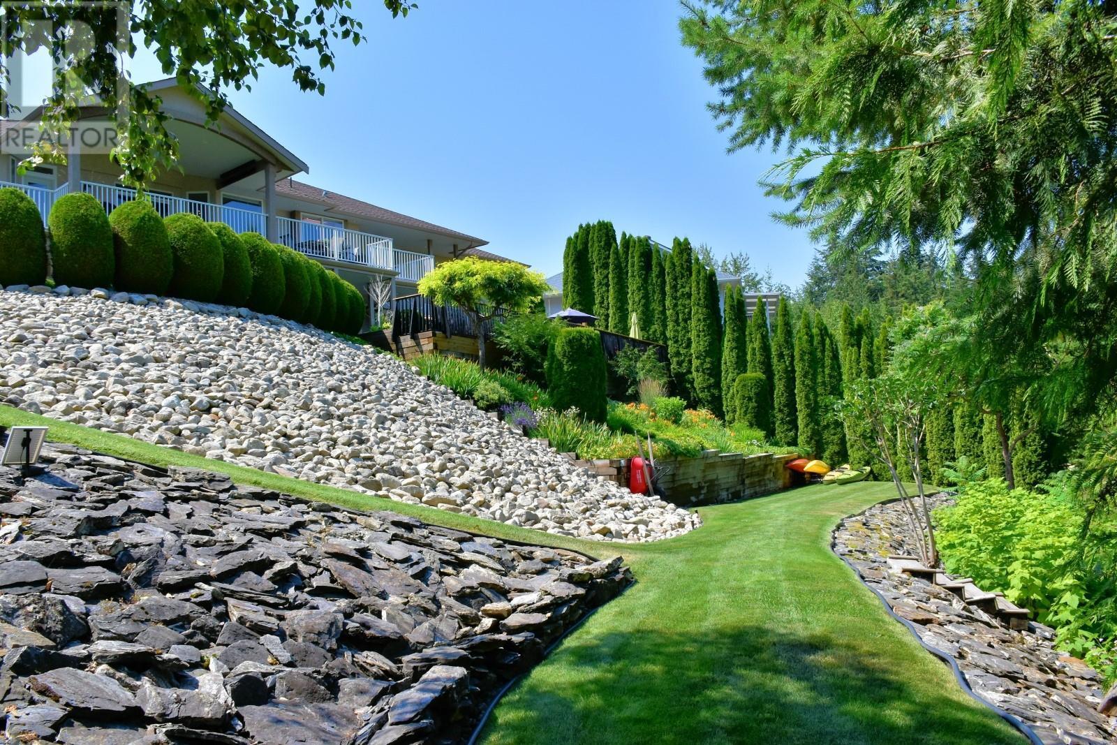 2675 Doebert Road. Blind Bay, British Columbia