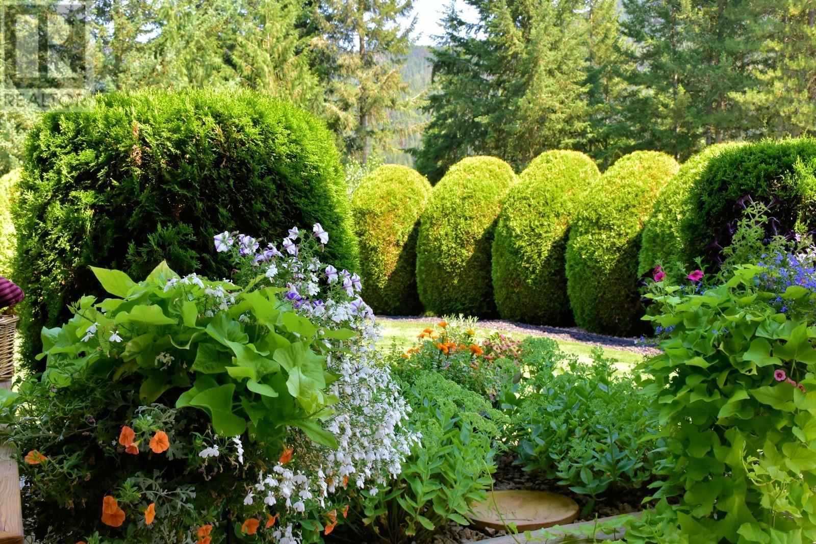 2675 Doebert Road. Blind Bay, British Columbia