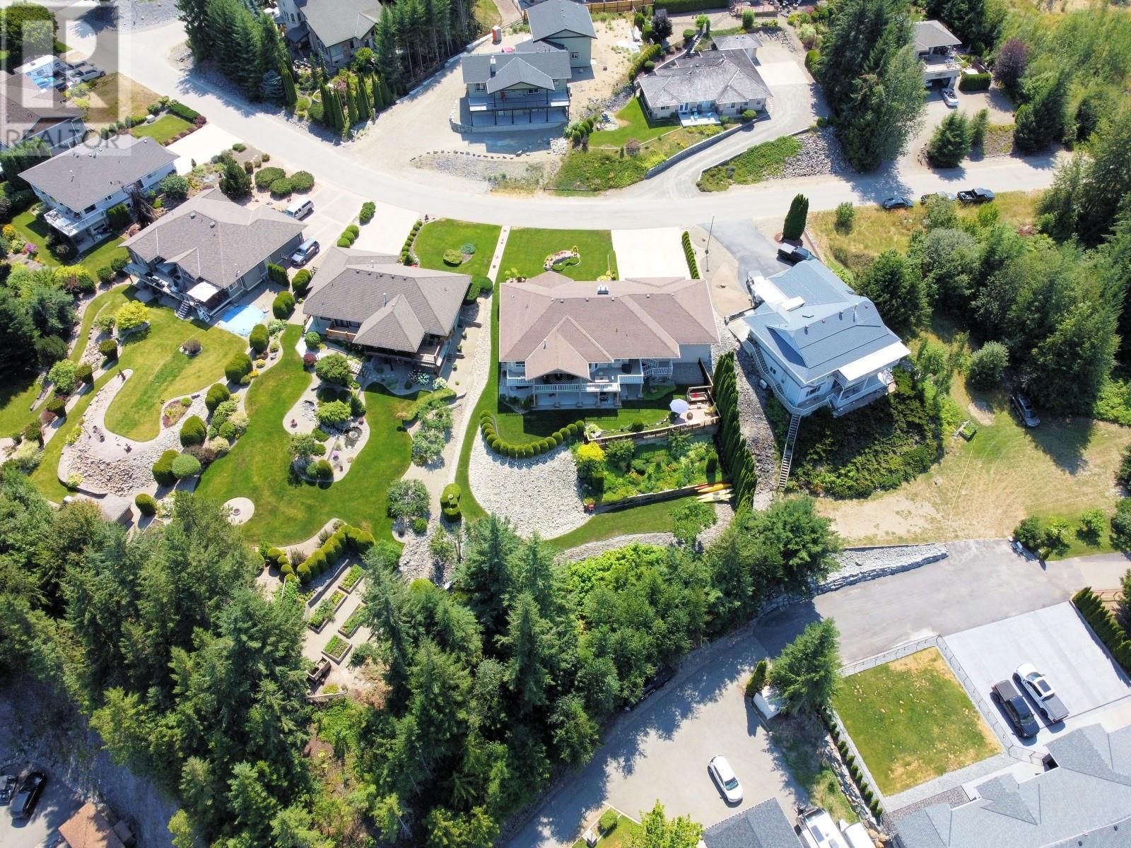 2675 Doebert Road. Blind Bay, British Columbia