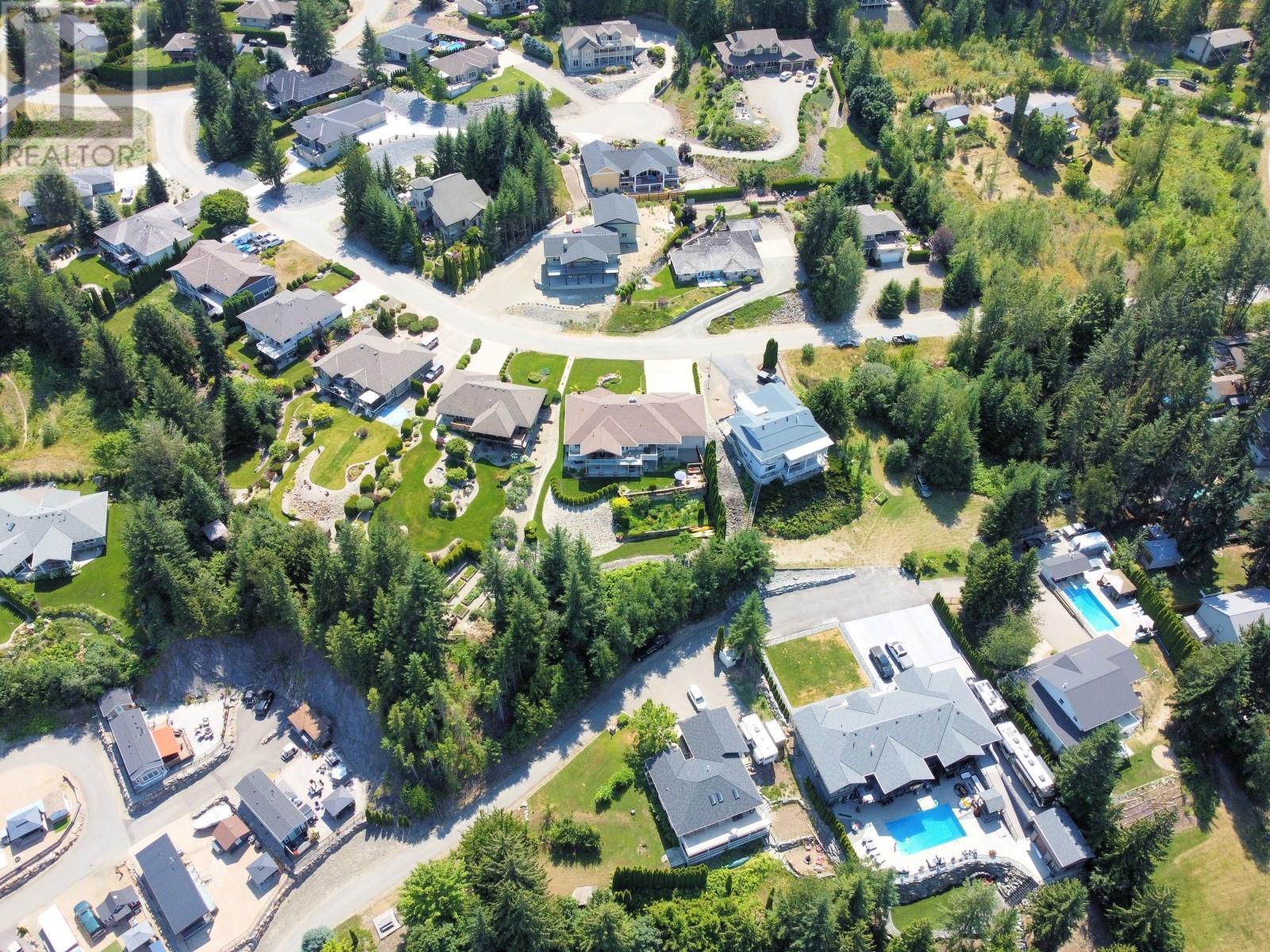 2675 Doebert Road. Blind Bay, British Columbia