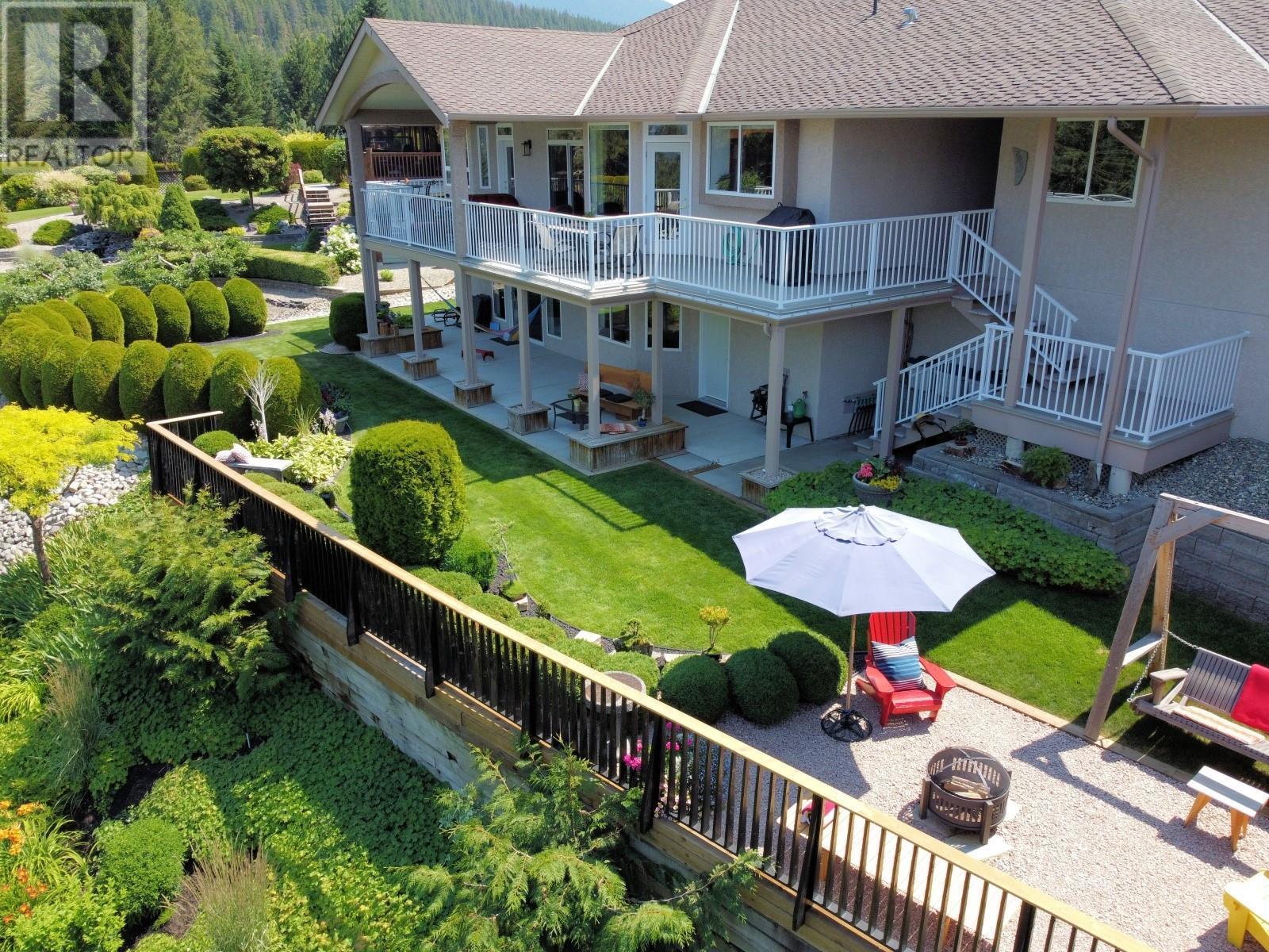 2675 Doebert Road. Blind Bay, British Columbia
