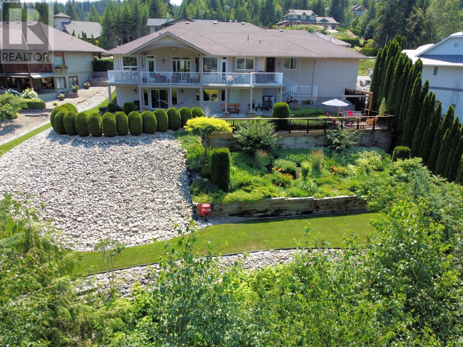 2675 Doebert Road. Blind Bay, British Columbia