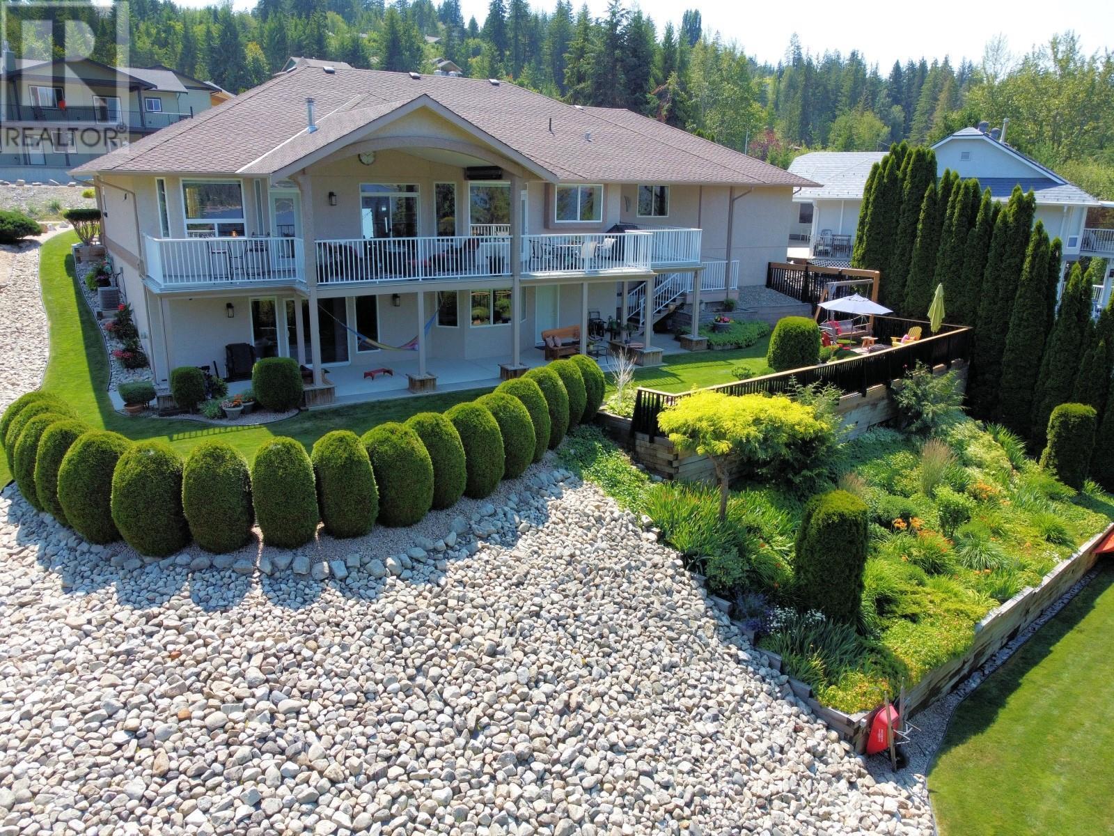 2675 Doebert Road. Blind Bay, British Columbia