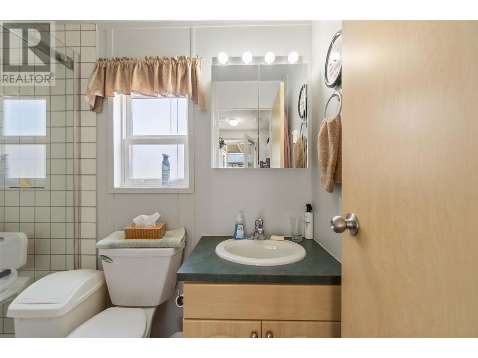 601 Beatty Avenue Nw Unit# 5. Salmon Arm, British Columbia