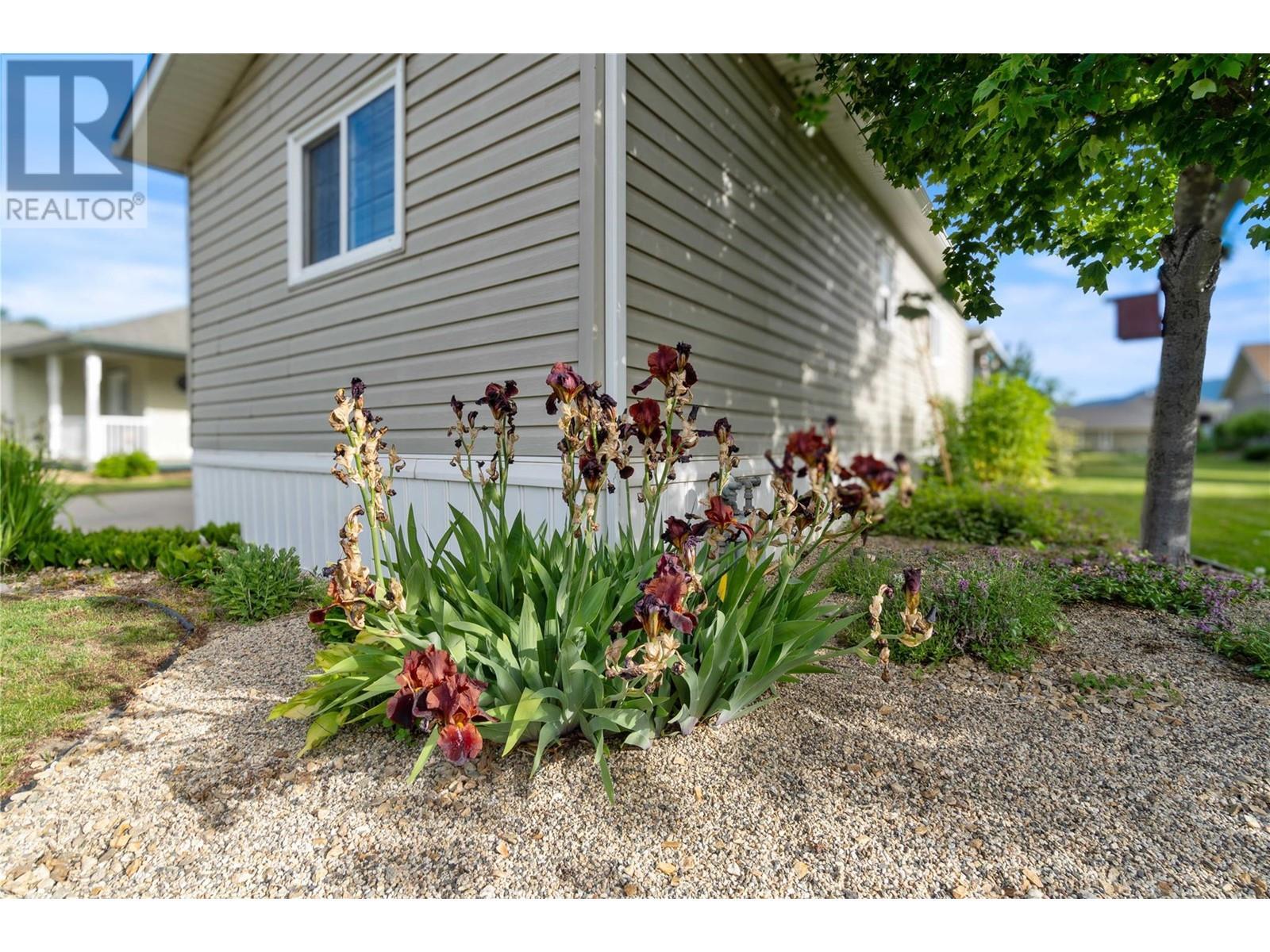 601 Beatty Avenue Nw Unit# 5. Salmon Arm, British Columbia