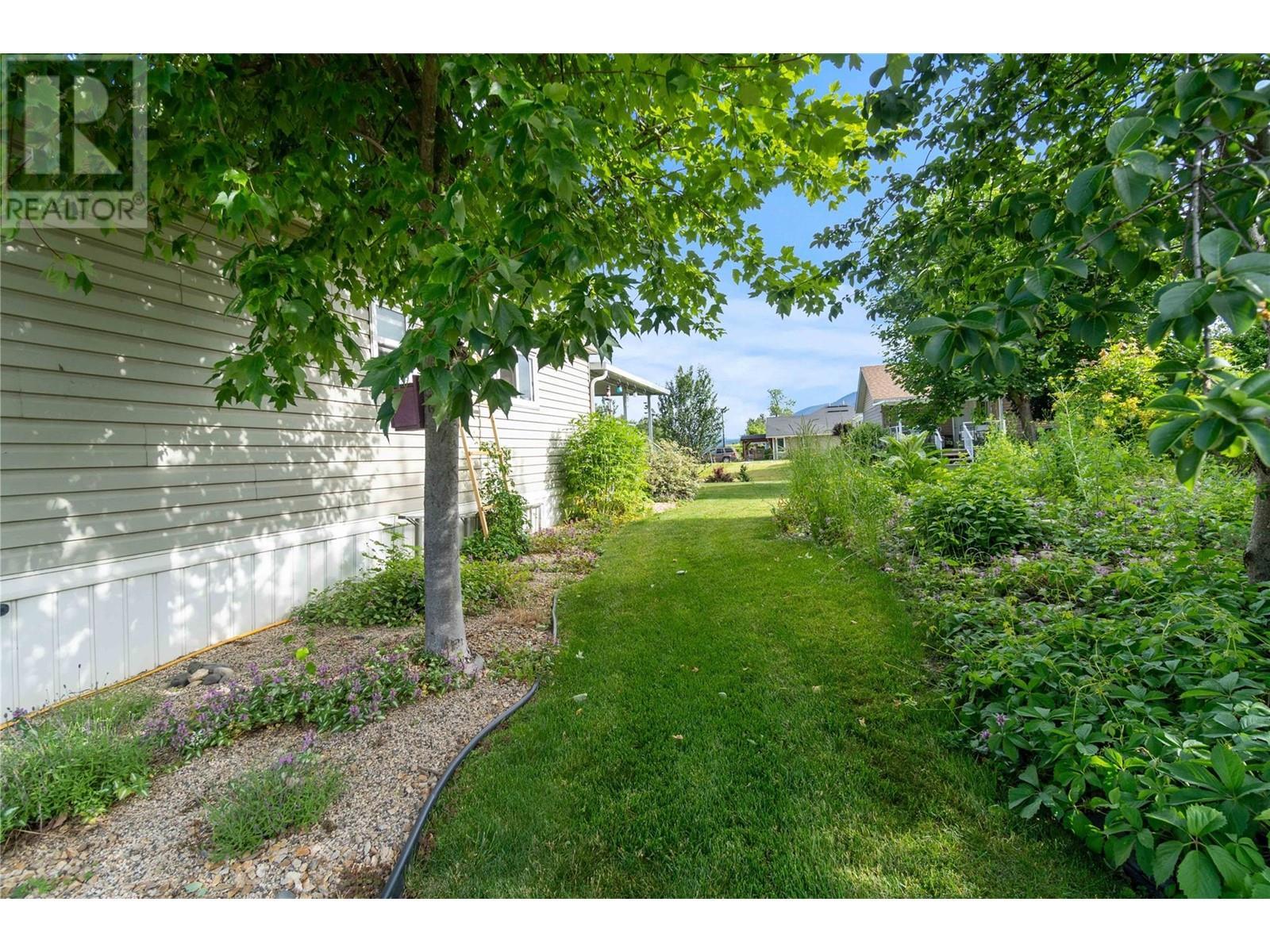 601 Beatty Avenue Nw Unit# 5. Salmon Arm, British Columbia