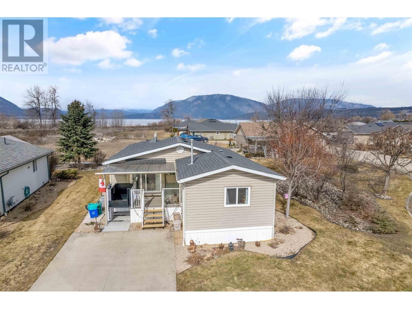 601 Beatty Avenue Nw Unit# 5. Salmon Arm, British Columbia