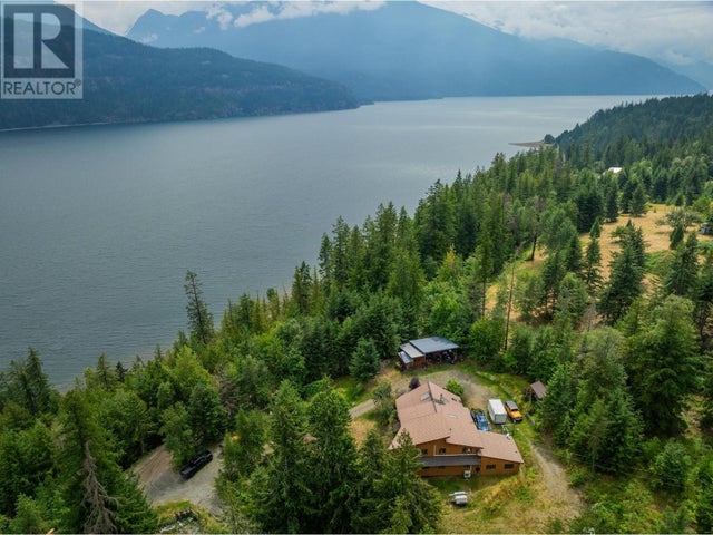 9413 Shutty Bench Road, Kaslo