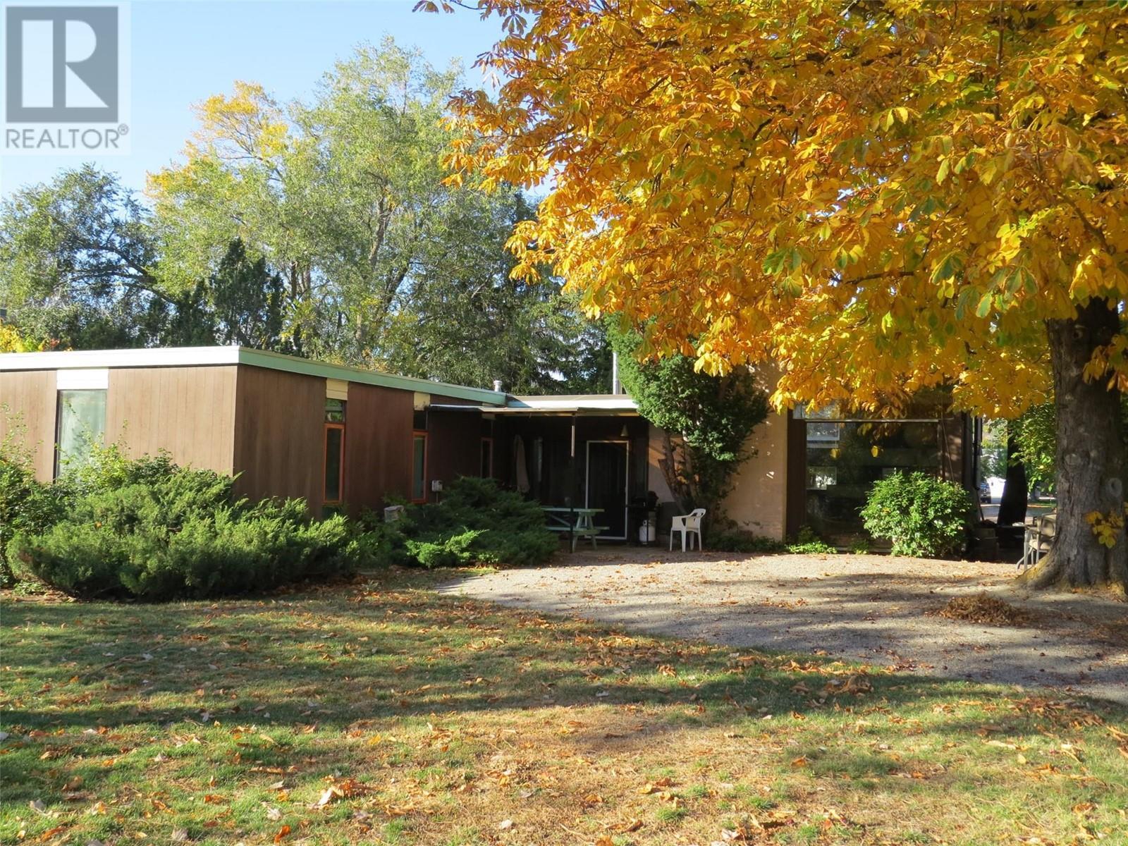 7413 Kirk Avenue. Summerland, British Columbia