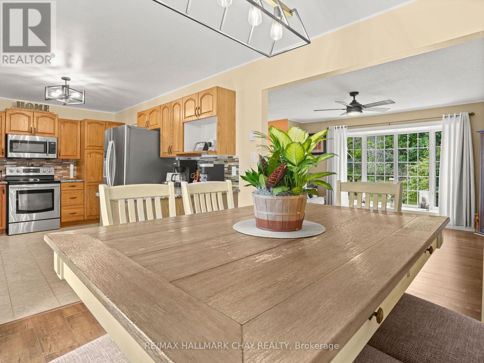 8205 Main Street Lisle Home for Sale in AdjalaTosorontio (lisle