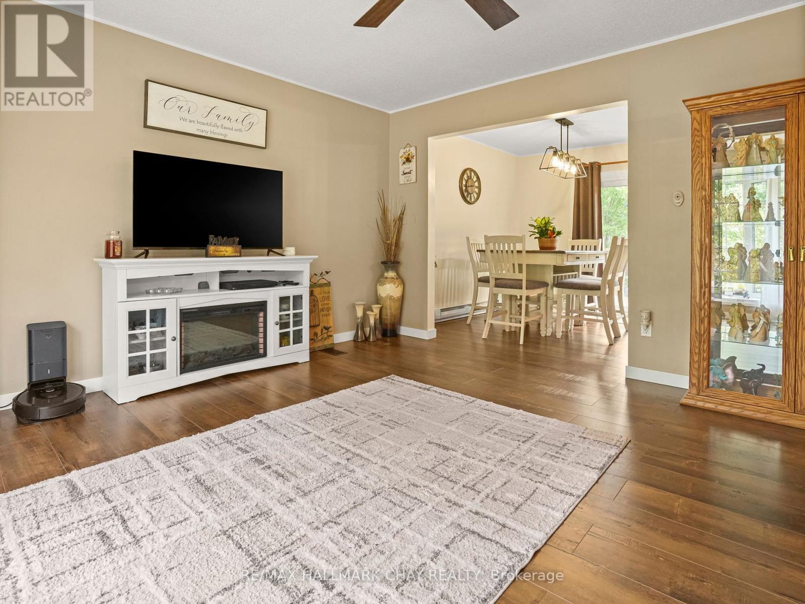 8205 Main Street Lisle Home for Sale in AdjalaTosorontio (lisle