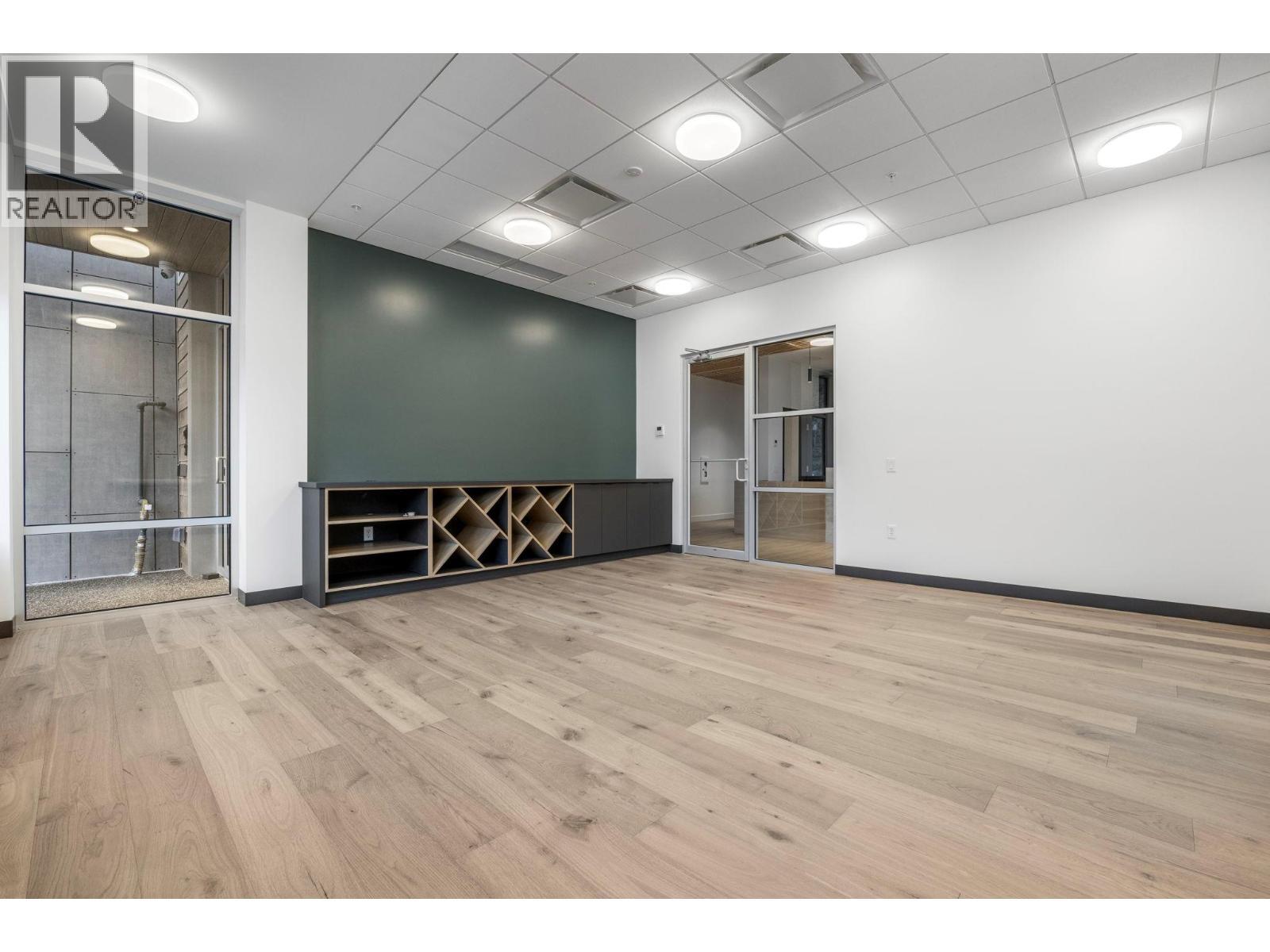 3700 Mckinley Beach Drive Unit# 6. Kelowna, British Columbia