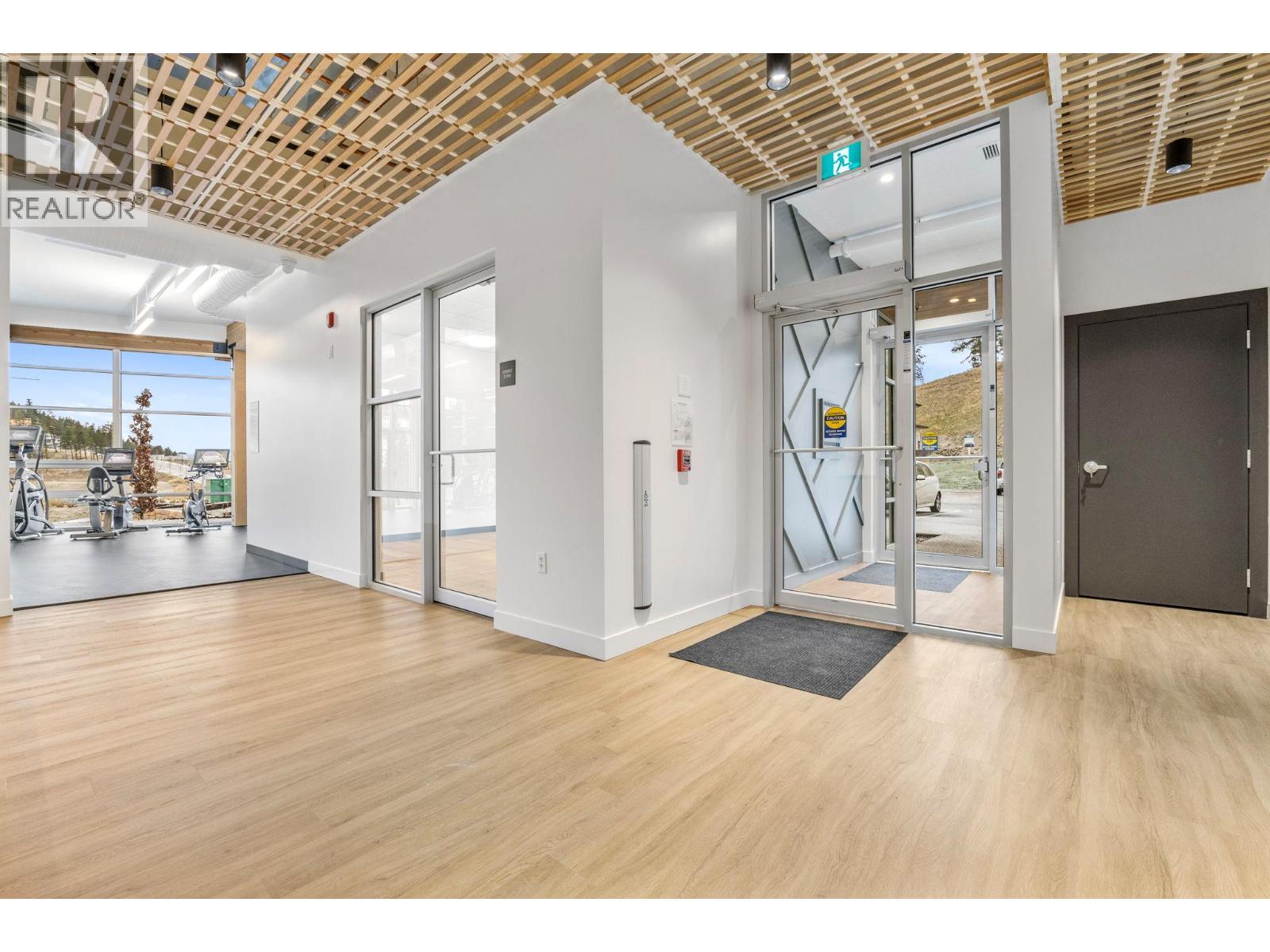 3700 Mckinley Beach Drive Unit# 6. Kelowna, British Columbia