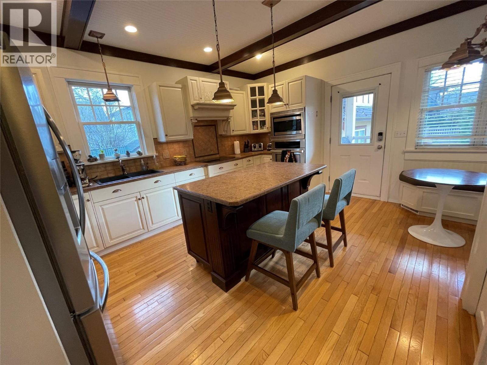 1912 Abbott Street. Kelowna, British Columbia