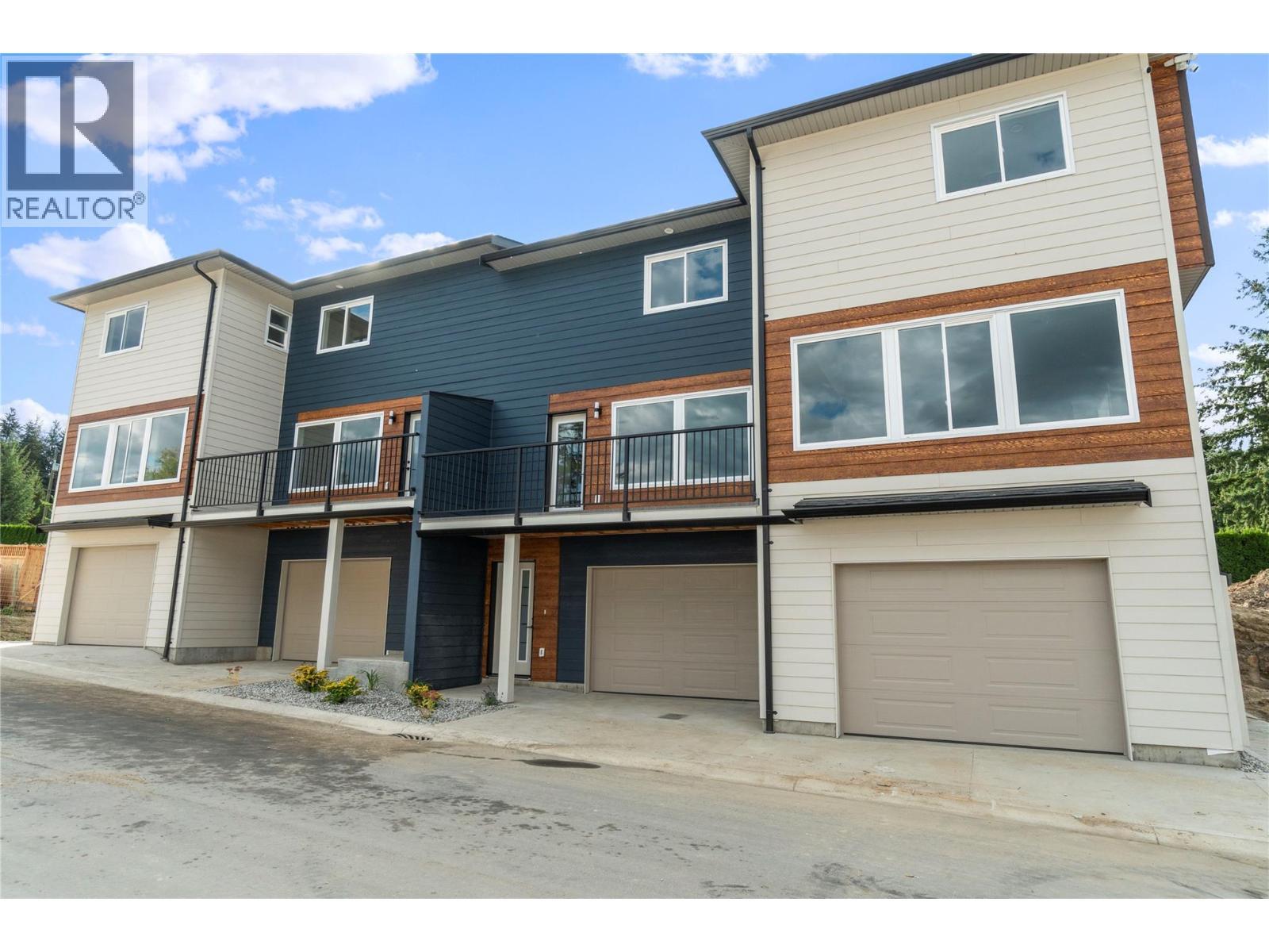 981 12 Street Se Unit# 29. Salmon Arm, British Columbia
