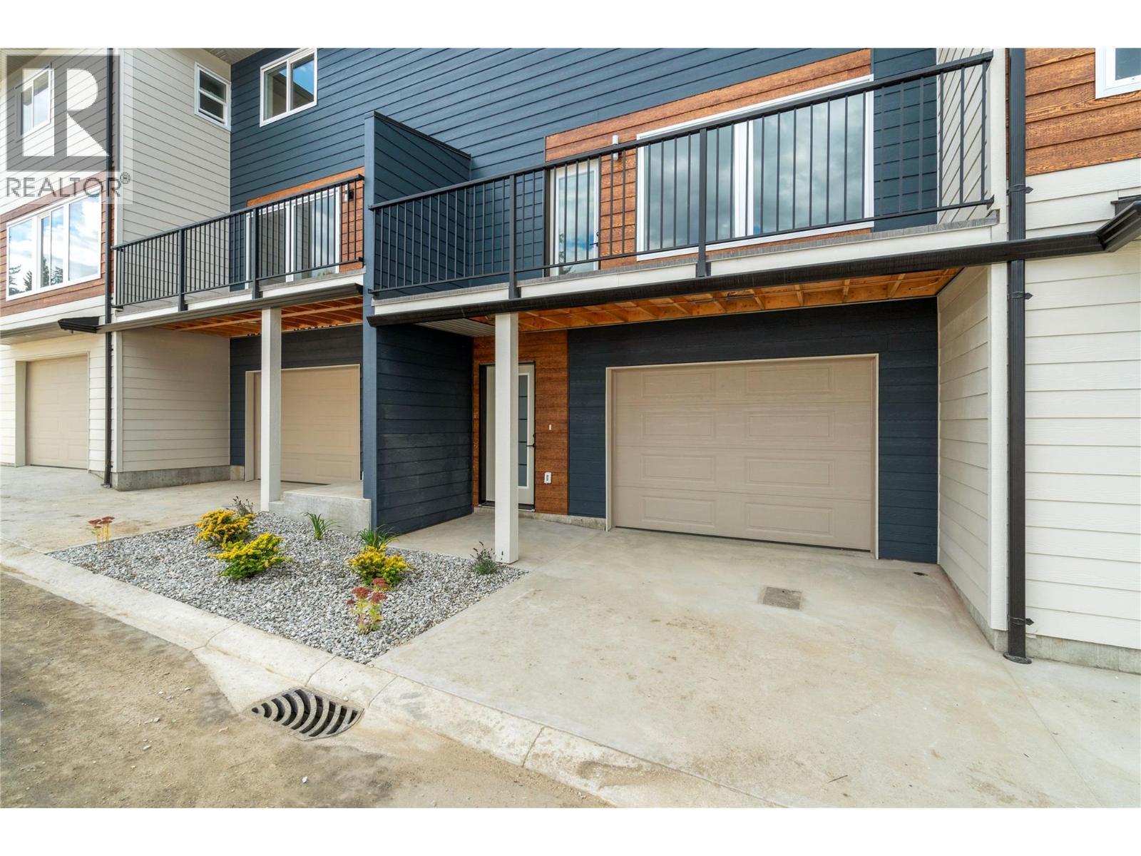981 12 Street Se Unit# 29. Salmon Arm, British Columbia