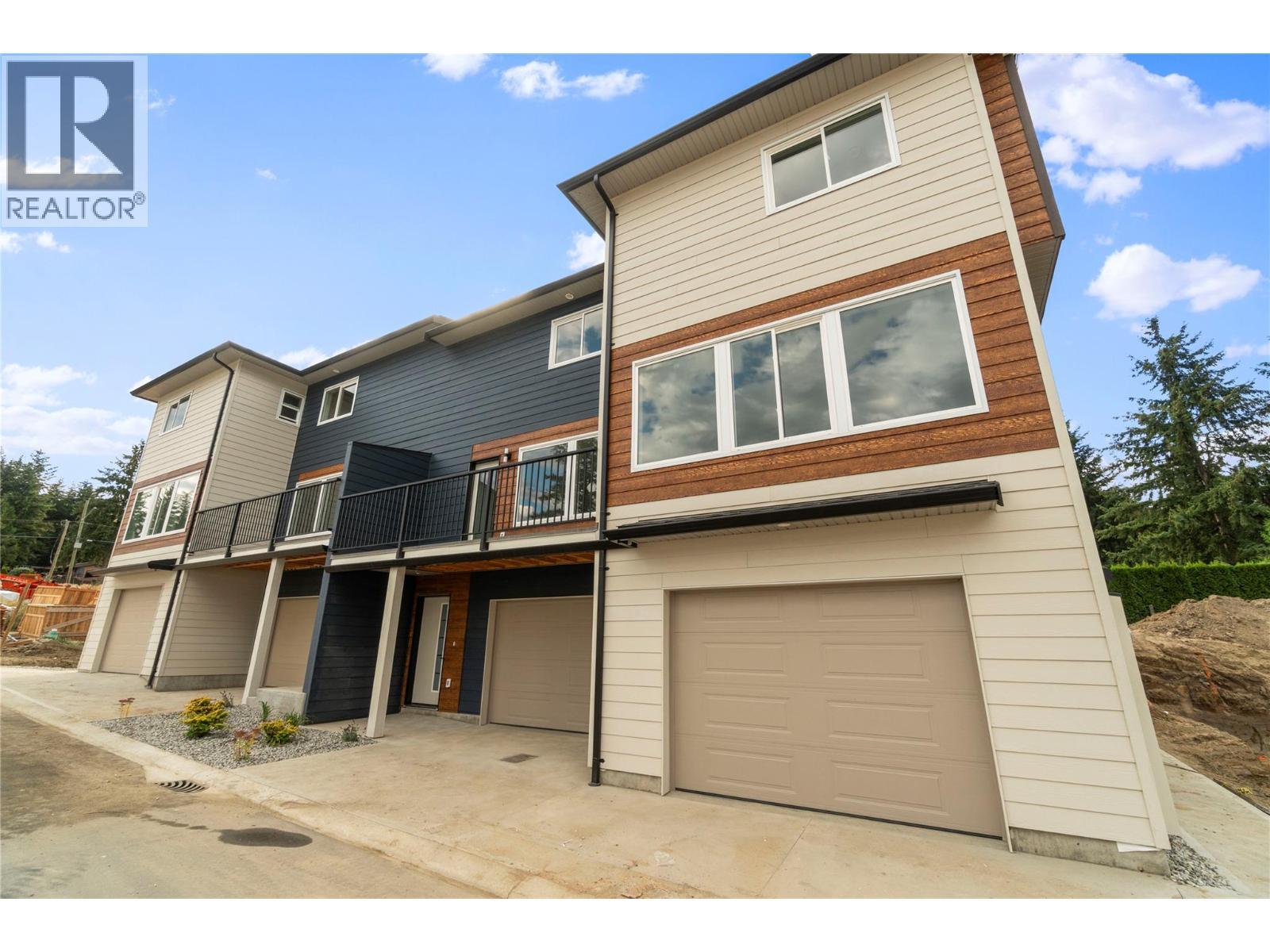 981 12 Street Se Unit# 29. Salmon Arm, British Columbia