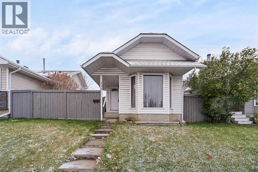 211 Sandstone Drive Nw, Calgary